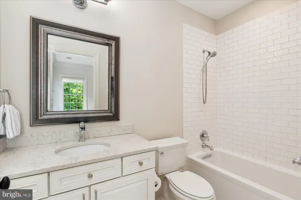 $5,500,000 | 6804 Benjamin Street, McLean, VA 22101