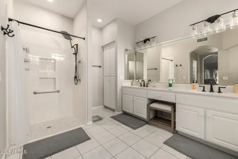 $824,000 | 5733 South Amberwood Drive, Chandler, AZ 85248