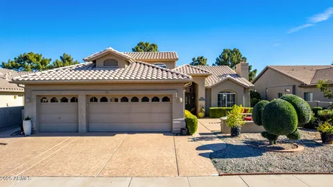 $824,000 | 5733 South Amberwood Drive, Chandler, AZ 85248