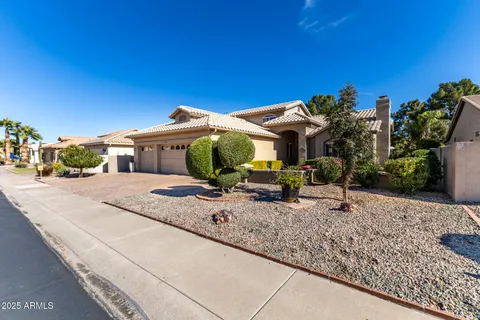 $824,000 | 5733 South Amberwood Drive, Chandler, AZ 85248