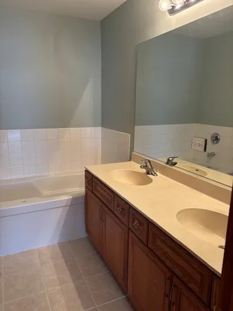 $315,000 | 124 West Park Avenue, Unit C, Sugar Grove, IL 60554