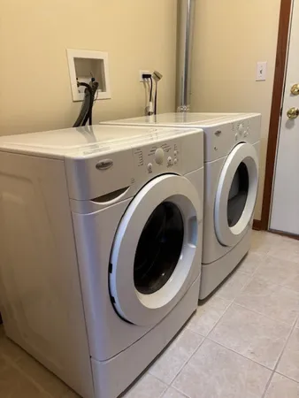 $315,000 | 124 West Park Avenue, Unit C, Sugar Grove, IL 60554