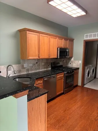 $315,000 | 124 West Park Avenue, Unit C, Sugar Grove, IL 60554