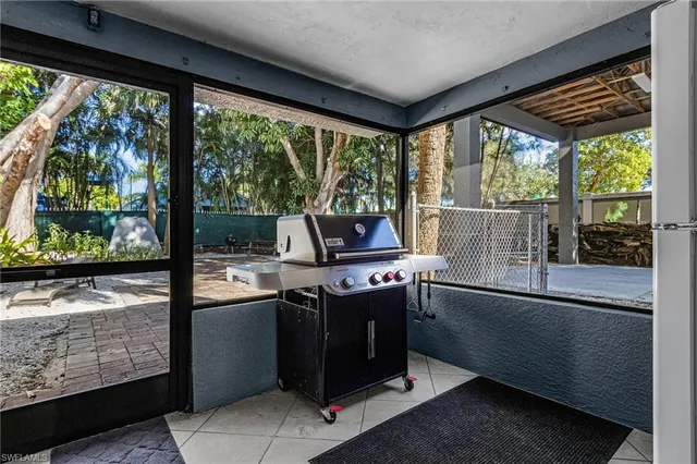 $1,200,000 | 2563 Weeks Avenue, Naples, FL 34112