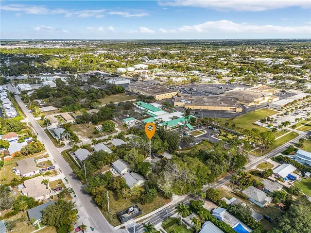 $1,200,000 | 2563 Weeks Avenue, Naples, FL 34112