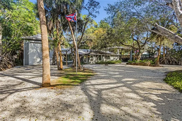 $1,200,000 | 2563 Weeks Avenue, Naples, FL 34112