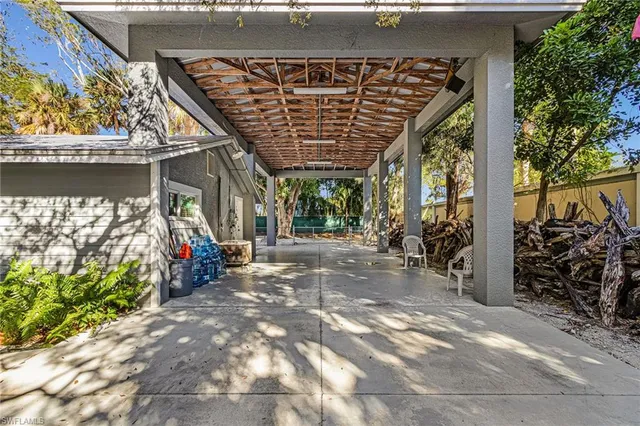 $1,200,000 | 2563 Weeks Avenue, Naples, FL 34112