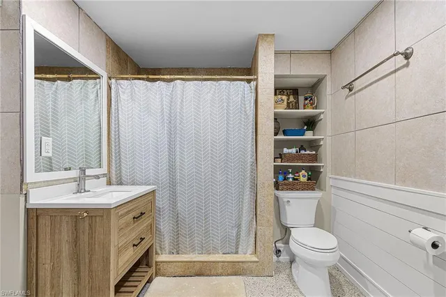 $1,200,000 | 2563 Weeks Avenue, Naples, FL 34112