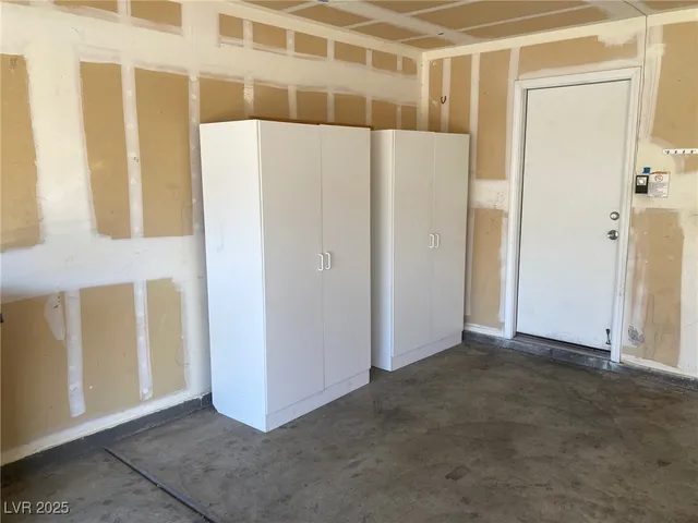 $1,725 | 752 Spotted Eagle Street, Henderson, NV 89015