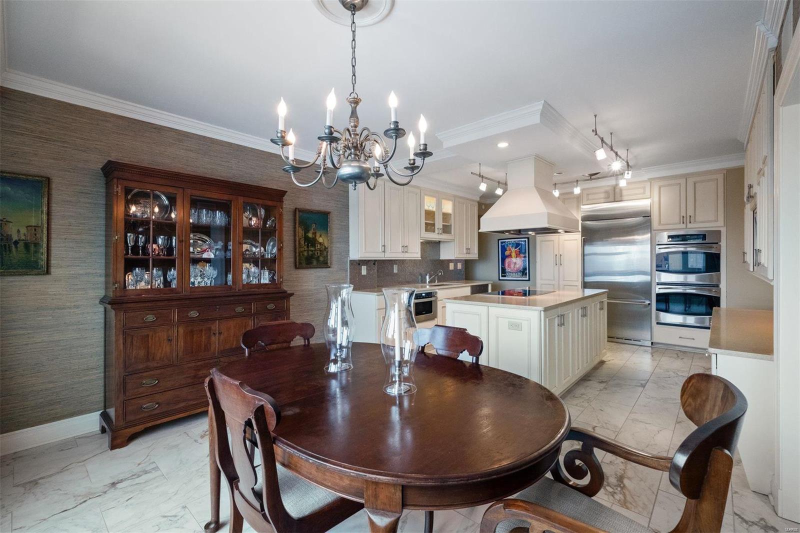 710 South Hanley Road, Unit 18C St. Louis, MO 63105 - Photo 12 of 28 Gallery Image 12