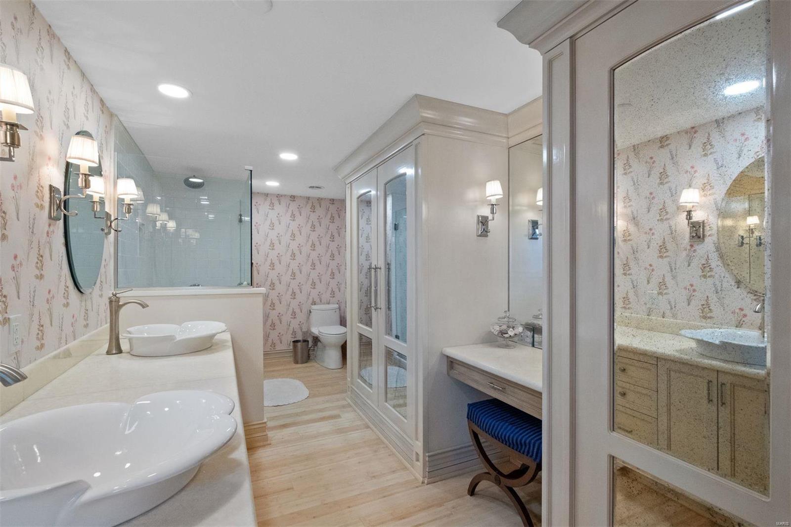 710 South Hanley Road, Unit 18C St. Louis, MO 63105 - Photo 18 of 28 Gallery Image 18