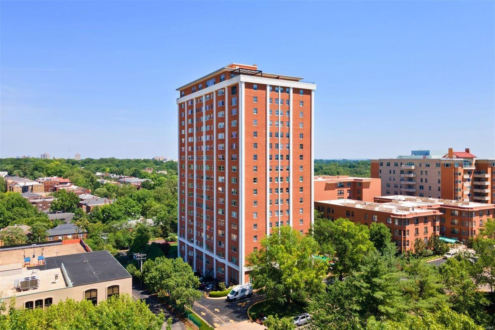 710 South Hanley Road, Unit 18C St. Louis, MO 63105 - Photo 2 of 28 Gallery Image 2