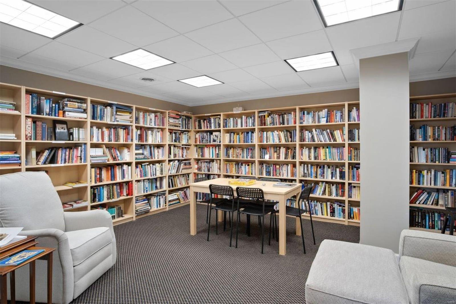 710 South Hanley Road, Unit 18C St. Louis, MO 63105 - Photo 6 of 28 Gallery Image 6