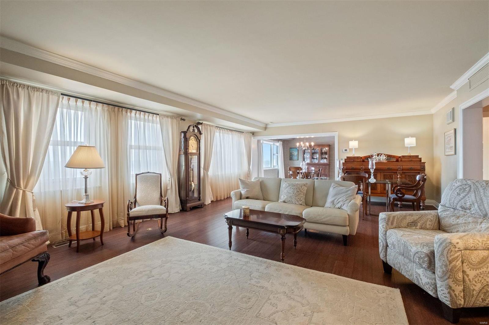 710 South Hanley Road, Unit 18C St. Louis, MO 63105 - Photo 7 of 28 Gallery Image 7