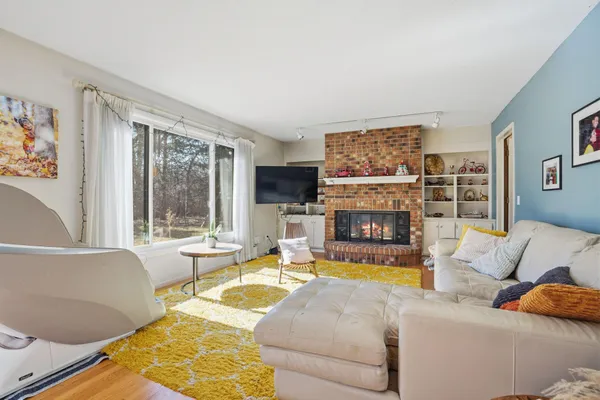 $4,295 | 10427 Brown Farm Circle, Eden Prairie, MN 55347