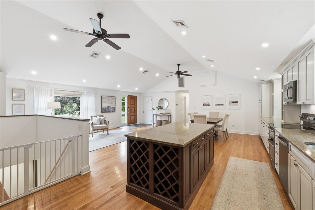74 Framingham Road Marlborough, MA 01752 - Photo 4 of 41
