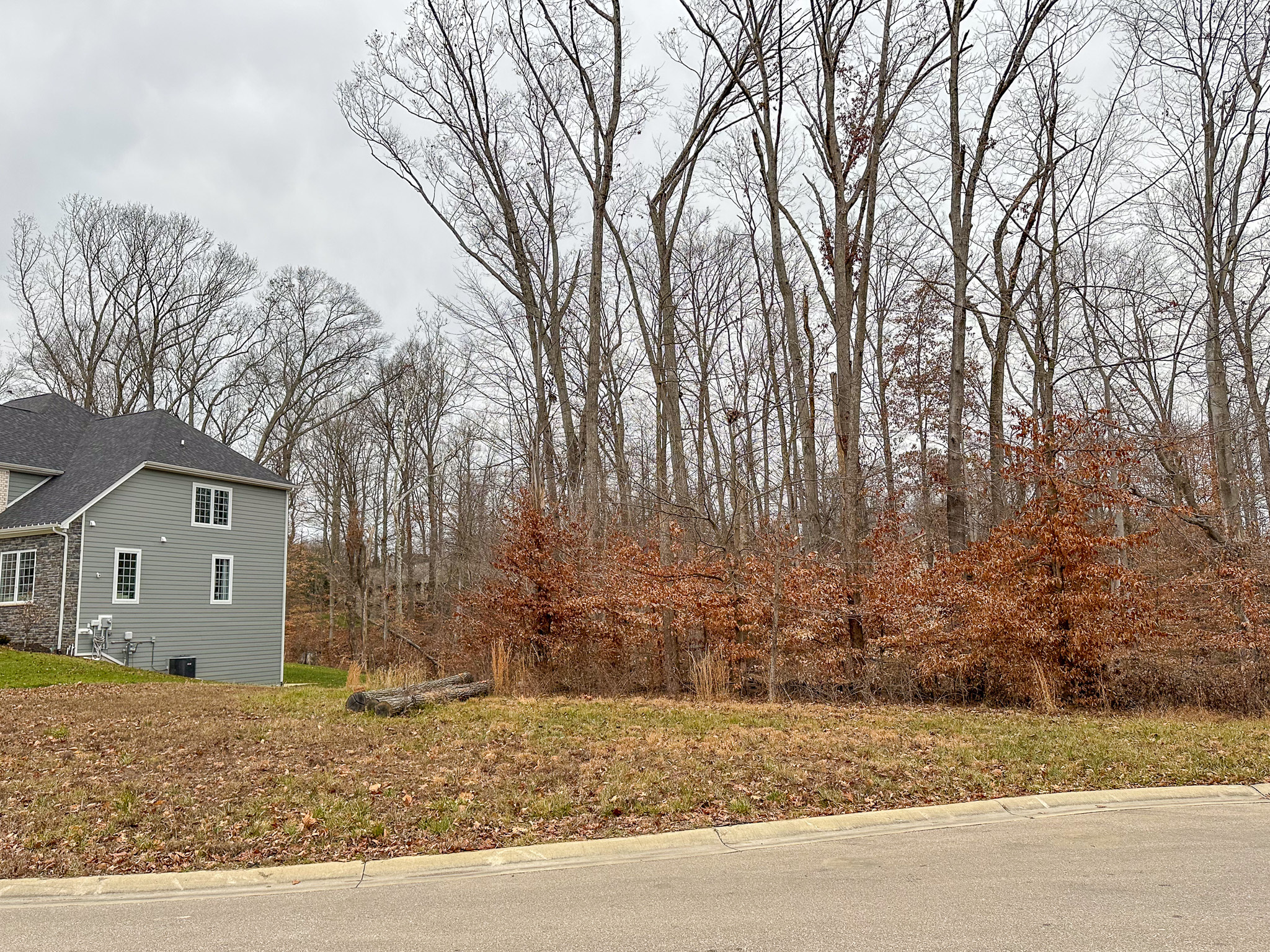 5086 Oak Ridge Trail Columbus, IN 47201 - Photo 2 of 3