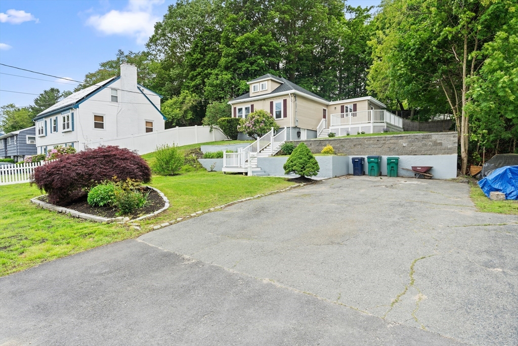134 Edgemere Road Lynn, MA 01904 - Photo 31 of 37 Gallery Image 31