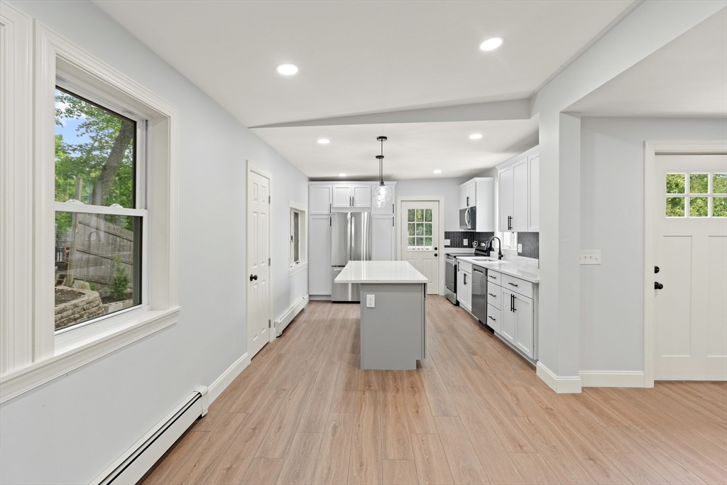 134 Edgemere Road Lynn, MA 01904 - Photo 6 of 37 Gallery Image 6
