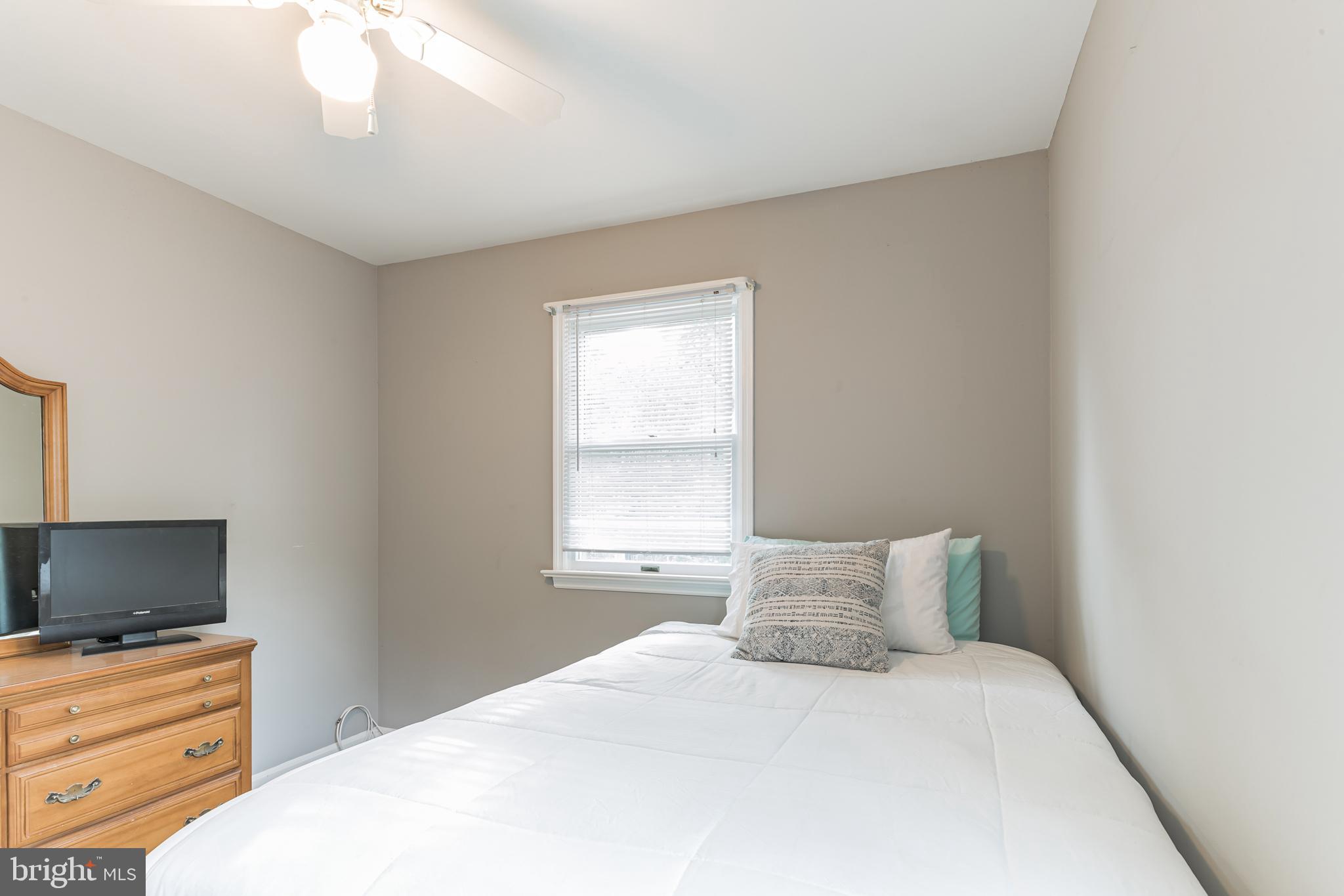 212 West Rodgers Street Ridley Park, PA 19078 - Photo 16 of 31 2nd Bedroom