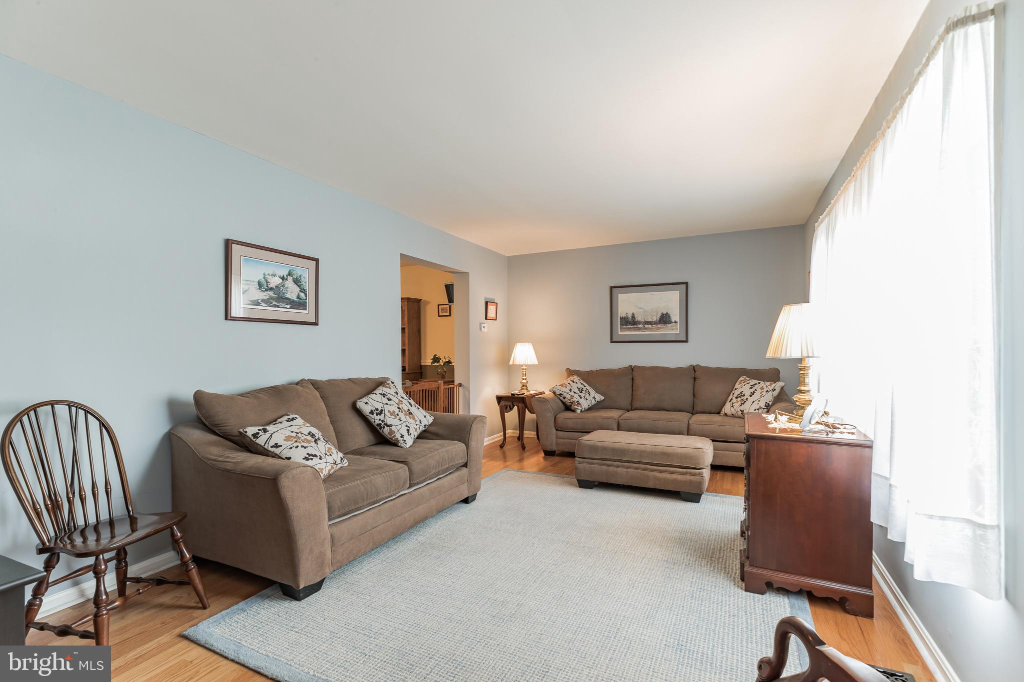 212 West Rodgers Street Ridley Park, PA 19078 - Photo 5 of 31 Living Room