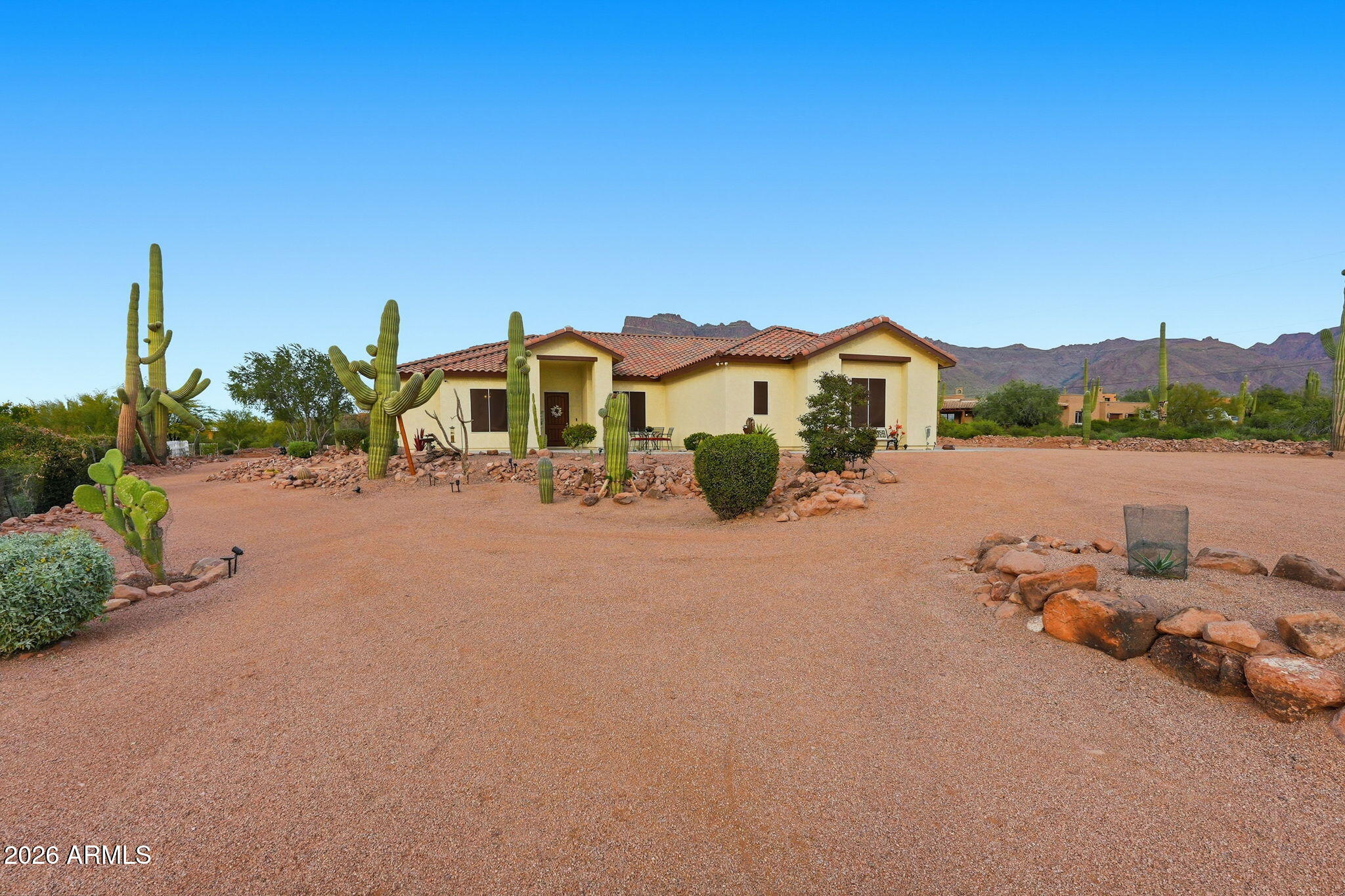 1067 South Trigger Court Apache Junction, AZ 85119 - Photo 4 of 60 ListerPros-3