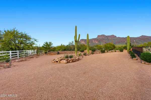 $1,200,000 | 1067 South Trigger Court, Apache Junction, AZ 85119