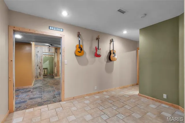 $625,000 | 53 Bonanza Lane, Scott City, MO 63780