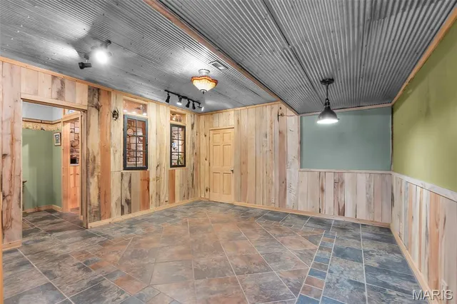 $625,000 | 53 Bonanza Lane, Scott City, MO 63780