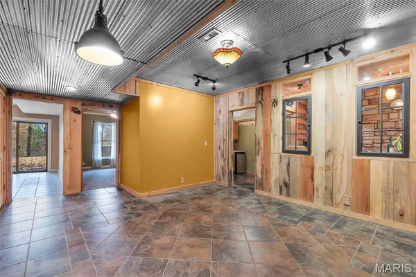 $599,900 | 53 Bonanza Lane, Scott City, MO 63780