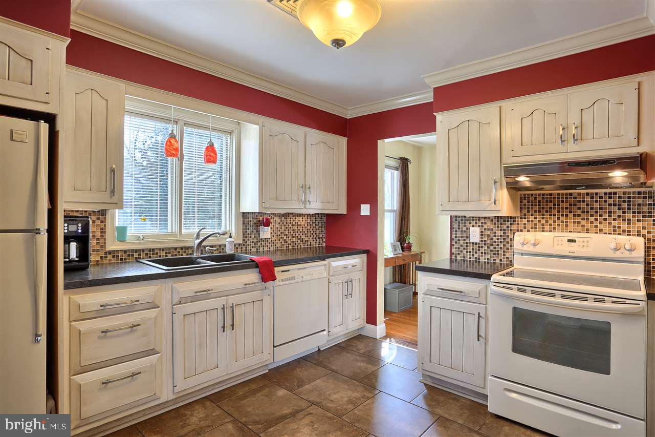 28 Charlton Road Harrisburg, PA 17112 - Photo 7 of 25 Gallery Image 7