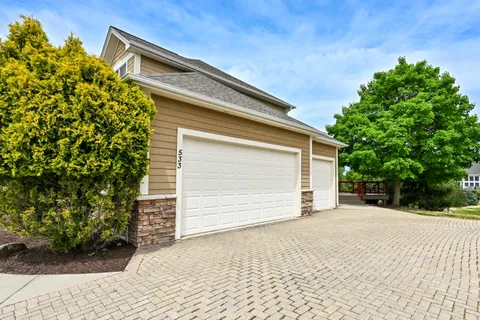 $685,000 | 533 Majestic View Lane, Oconomowoc, WI 53066