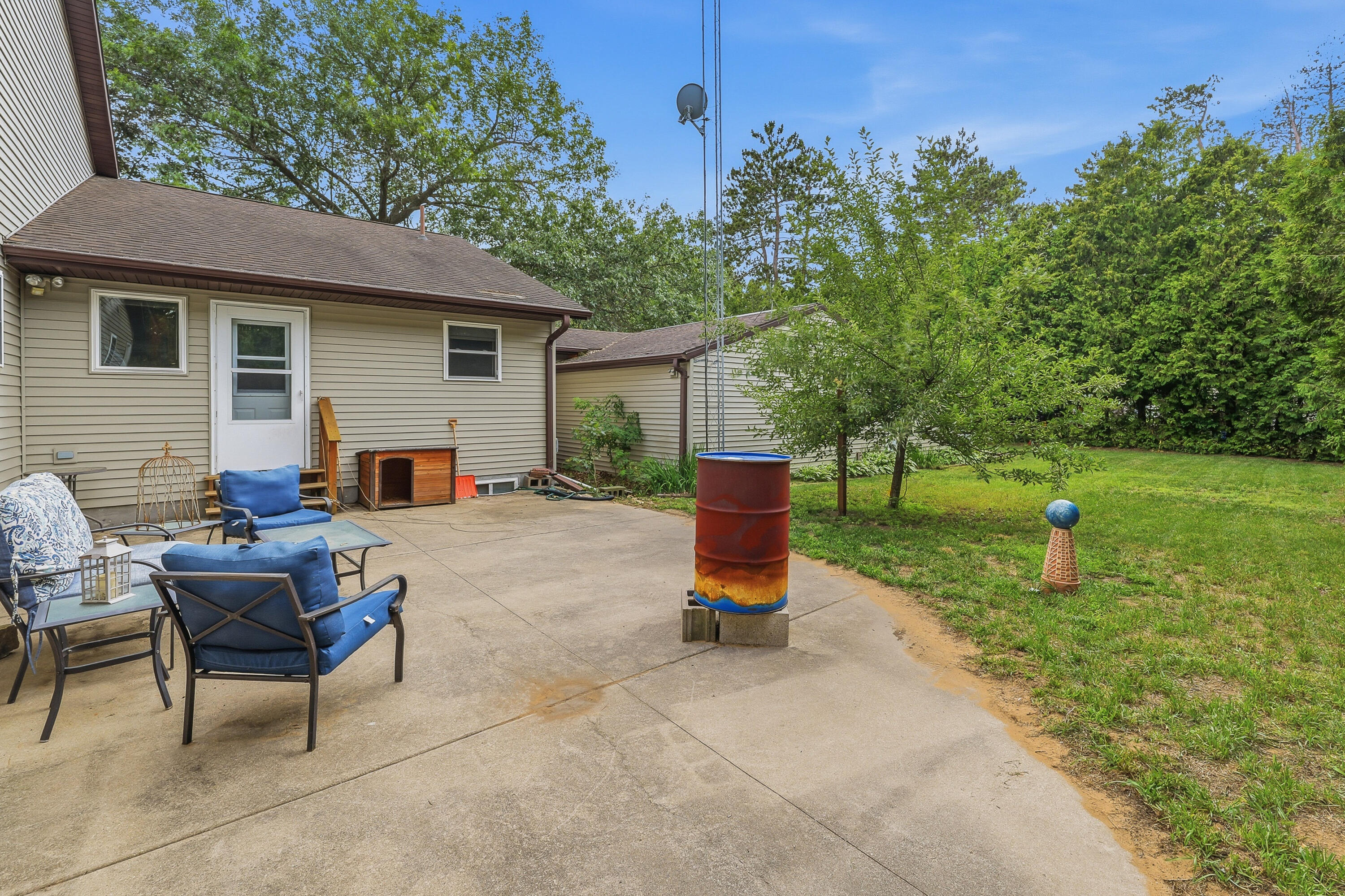 W2632 Fox Lane Montello, WI 53949 - Photo 10 of 32 Backyard patio