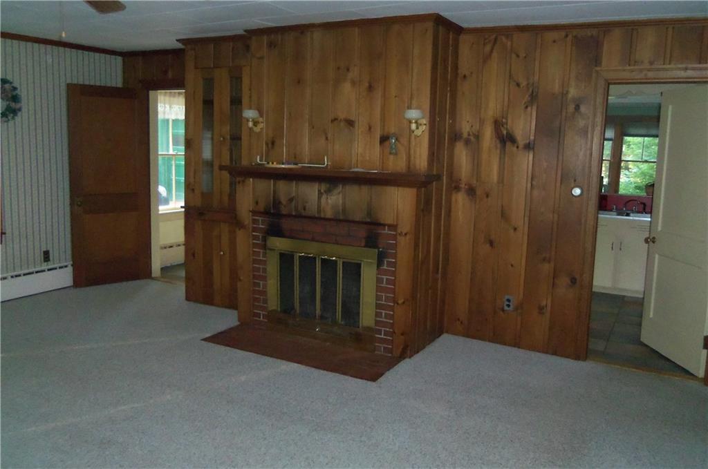 163 Fort Hill Road Standish, ME 04084 - Photo 2 of 8 Livingroom
