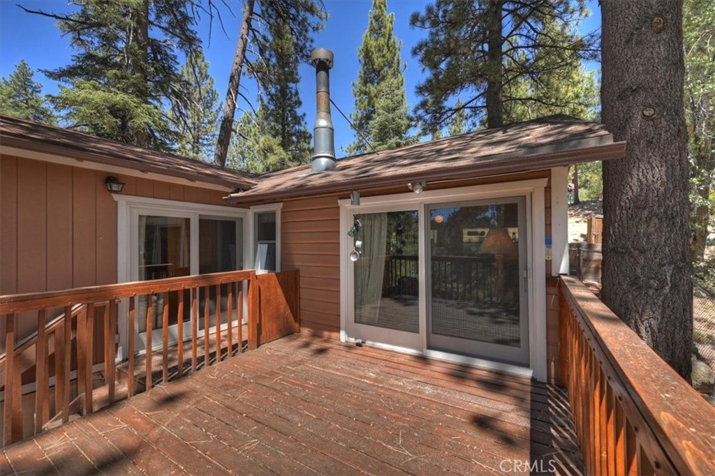 39237 Cedar Dell Road Fawnskin, CA 92333 - Photo 32 of 37 Deck