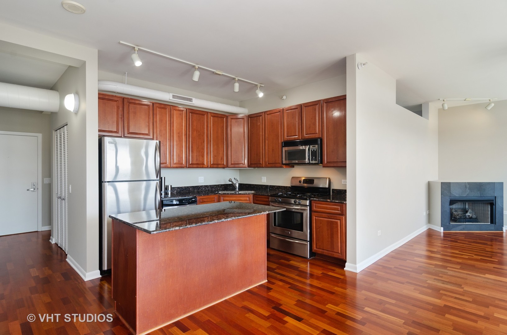 1200 West Monroe Street, Unit 809 Chicago, IL 60607 - Photo 3 of 16
