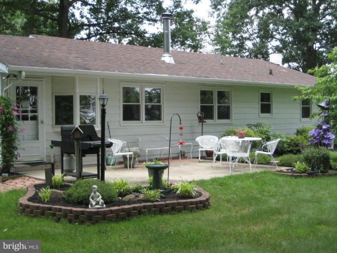 3305 Hooper Road New Windsor, MD 21776 - Photo 13 of 15 Patio 2