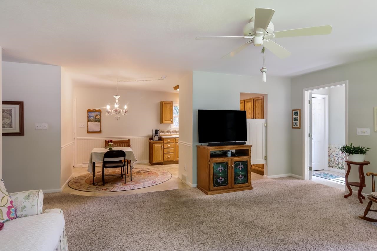 1208 Anderson Road Traverse City, MI 49686 - Photo 4 of 28 1913380-3.JPG