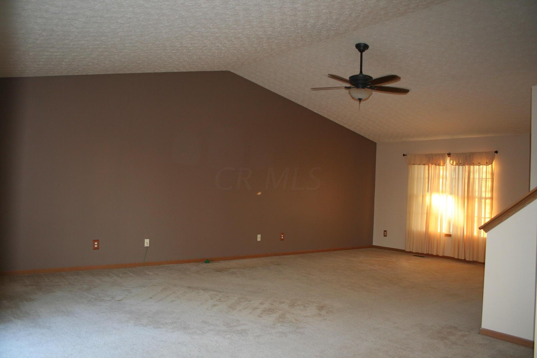 302 Rainswept Drive Galloway, OH 43119 - Photo 2 of 18