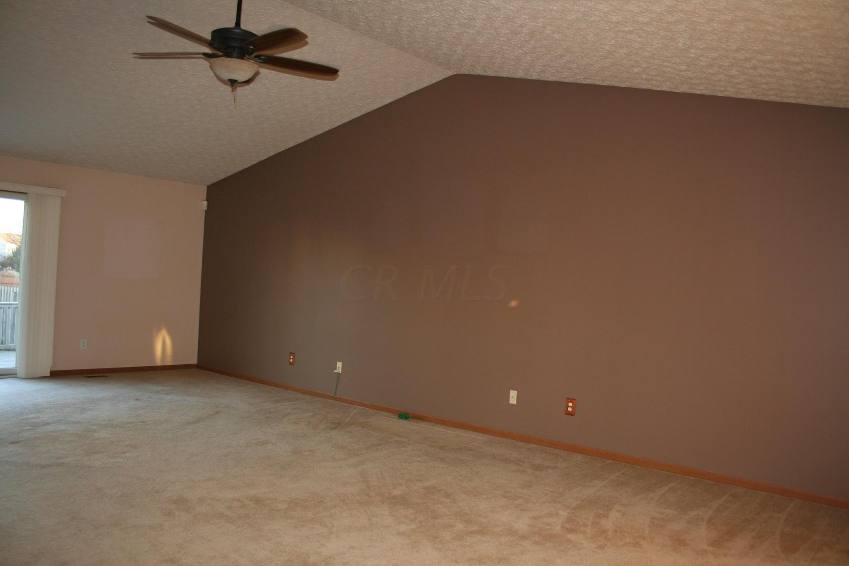 302 Rainswept Drive Galloway, OH 43119 - Photo 3 of 18