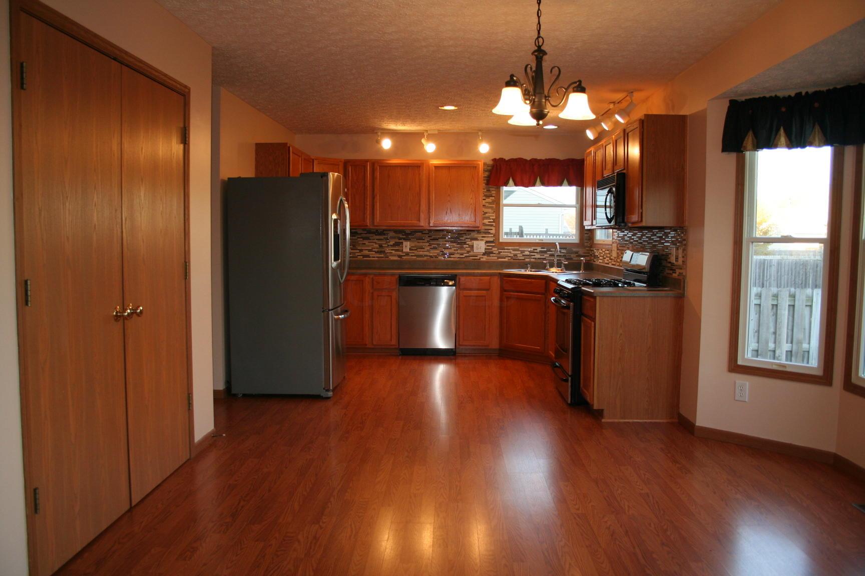302 Rainswept Drive Galloway, OH 43119 - Photo 7 of 18