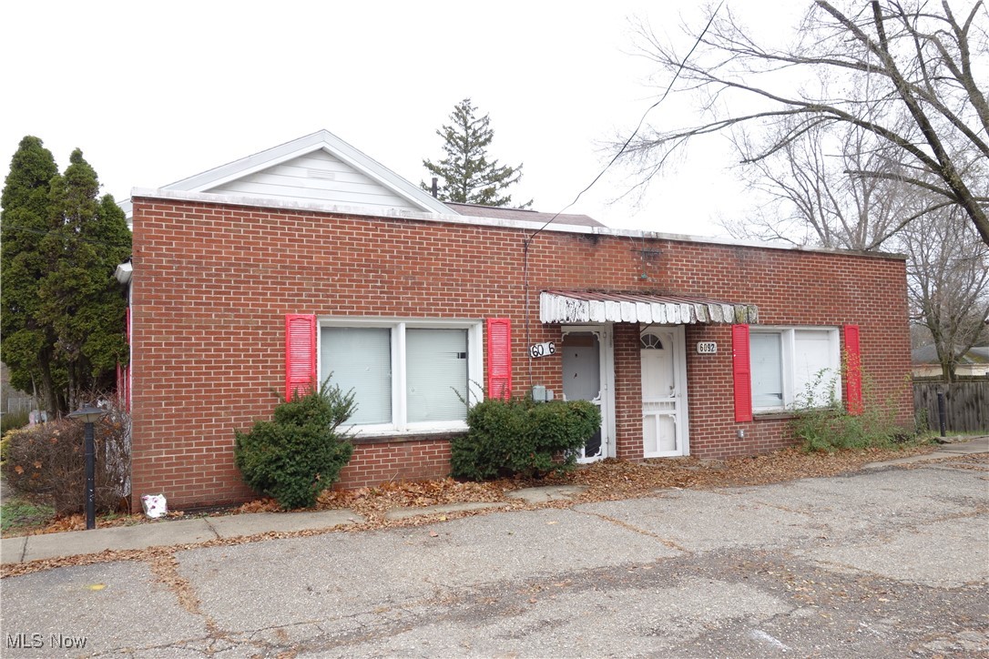 6090 Manchester Road Akron, OH 44319 - Photo 33 of 35 6090-6096 Manchester Rd in New Franklin