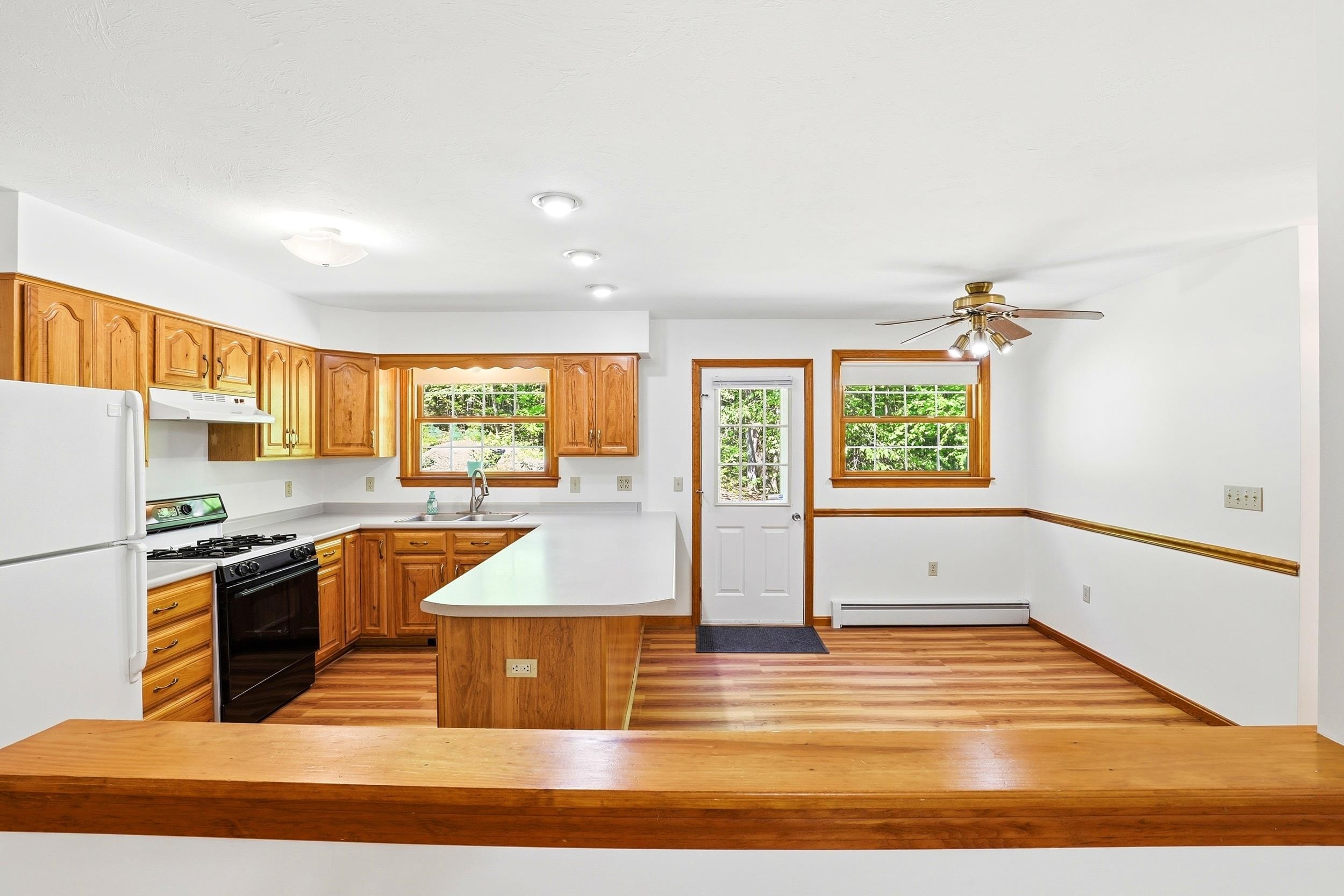 83 Hampstead Road Sandown, NH 03873 - Photo 17 of 34 Gallery Image 17