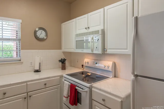 $1,525 | 32 Chapel Hill Circle, Unit 32, San Antonio, TX 78240