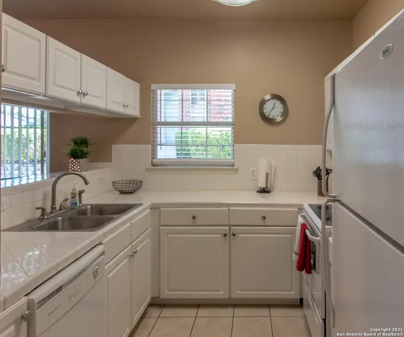 $1,525 | 32 Chapel Hill Circle, Unit 32, San Antonio, TX 78240