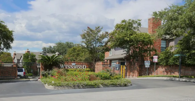 $1,525 | 32 Chapel Hill Circle, Unit 32, San Antonio, TX 78240