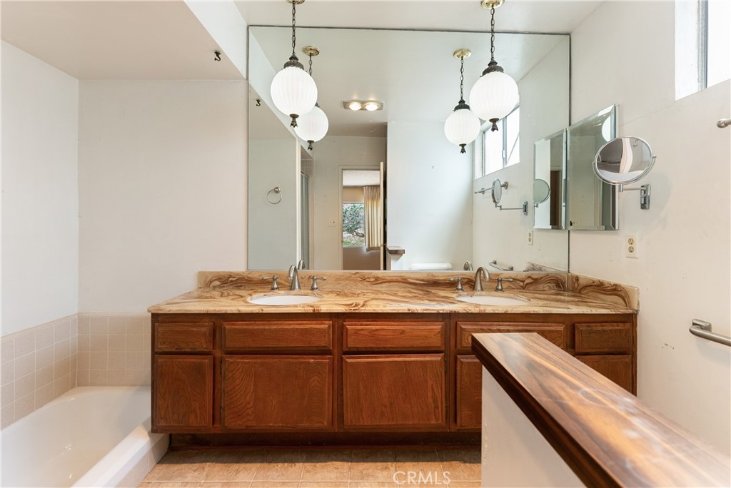 203 South Carson Road Beverly Hills, CA 90211 - Photo 28 of 47