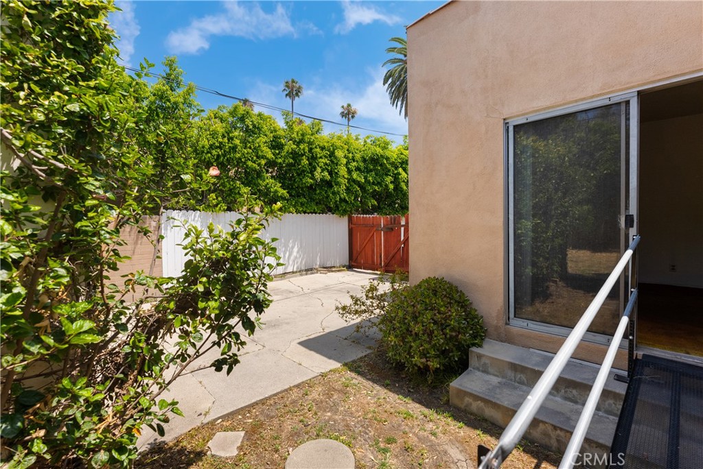 203 South Carson Road Beverly Hills, CA 90211 - Photo 45 of 47
