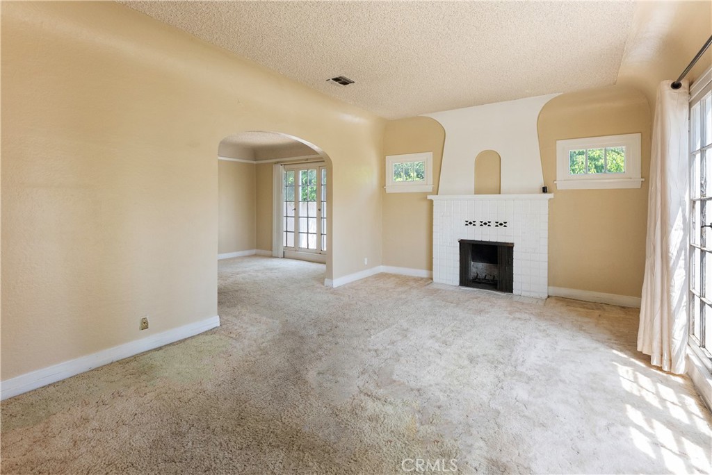 203 South Carson Road Beverly Hills, CA 90211 - Photo 6 of 47 Carpet is digitally altered