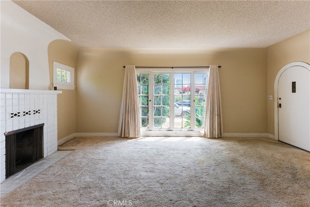 203 South Carson Road Beverly Hills, CA 90211 - Photo 7 of 47 Carpet is digitally altered